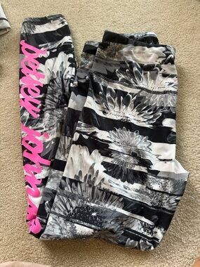 Betsey Johnson Black & White Floral Leggings with Pink Script